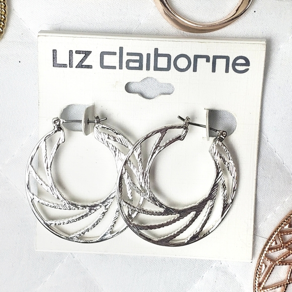 New In Packaging Metallic Hoops and Leaves Earring Bundle of 6 for Pierced Ears - Picture 6 of 7